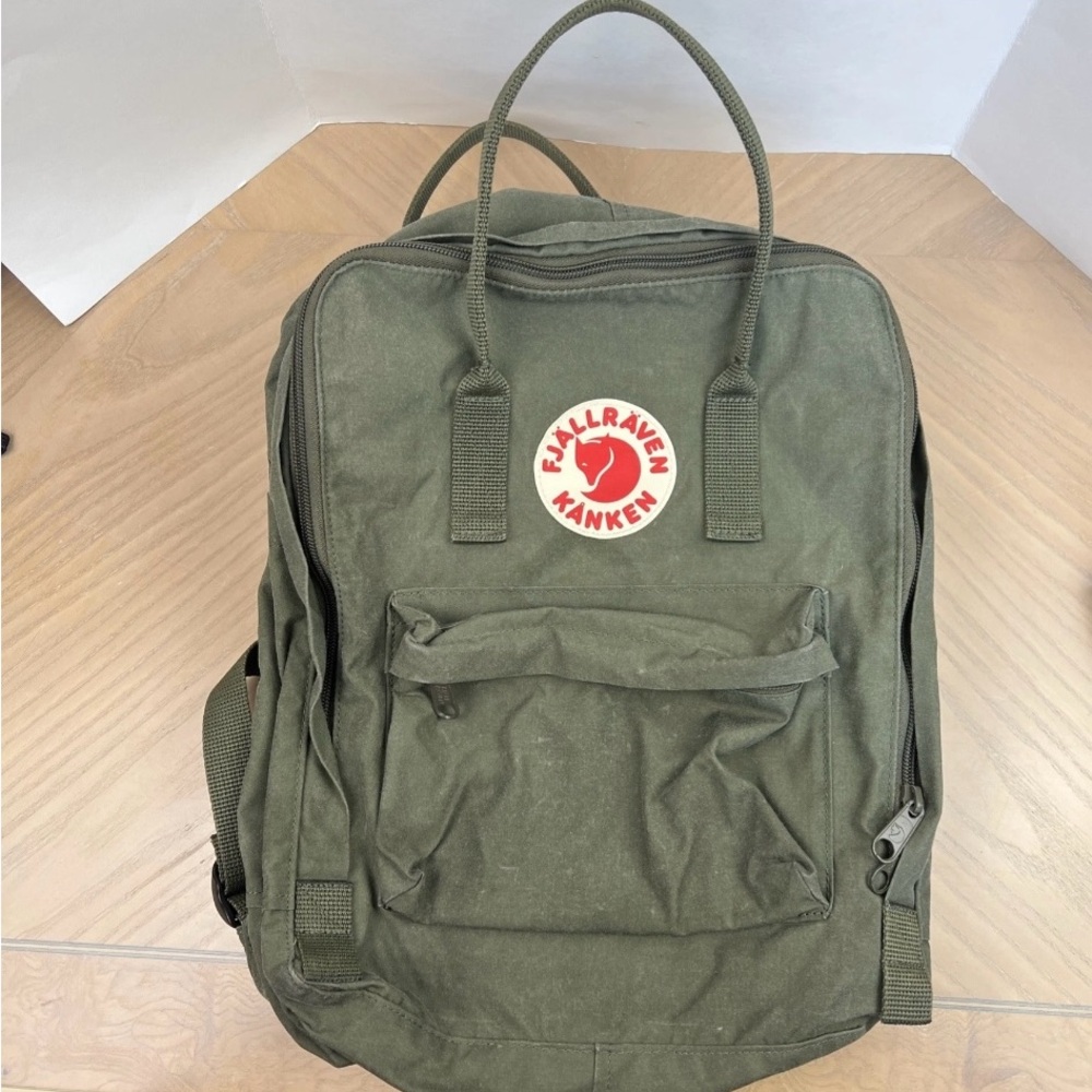 Fjallraven - Kanken No. 2 Classic Pack Backpack Laptop Tote 23510 Khaki Green